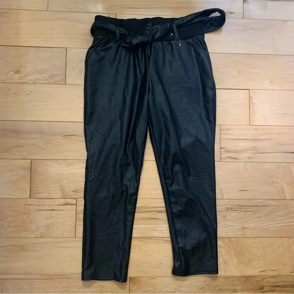 Rewash Black Vegan Faux Leather Belted Pants Womens Medium New with Tag - Picture 4 of 6